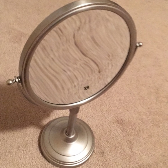 Makeup Mirror - Picture 2 of 2